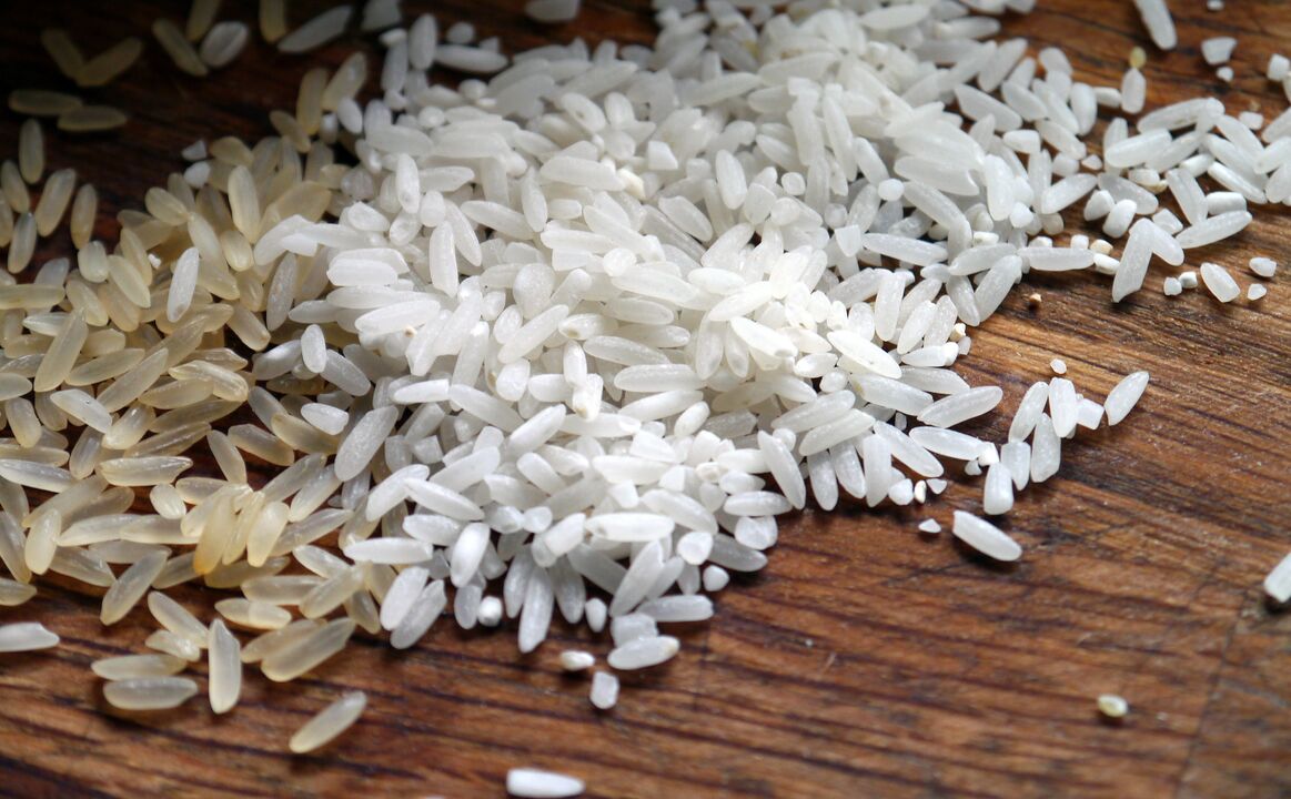 surová ryža proti červom